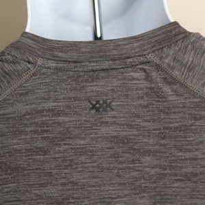 Rhone Men's gray Reign tech shirt M